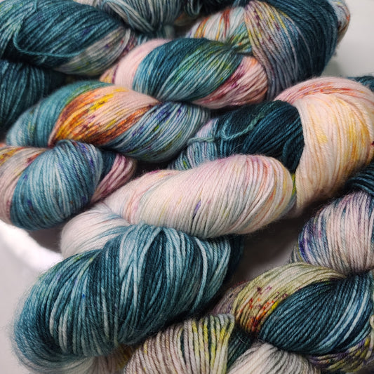 YARN: fingering; 4-ply superwash merino